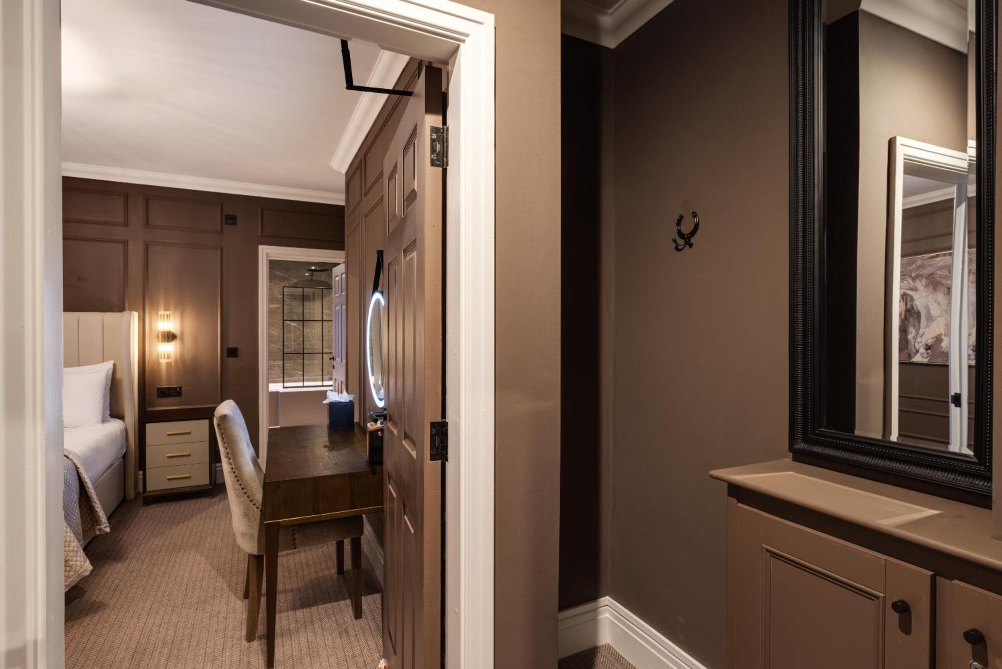 Hotel The Seven 5*